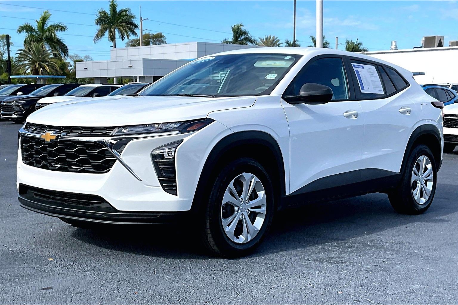 Certified 2024 Chevrolet Trax LS FWD image 2