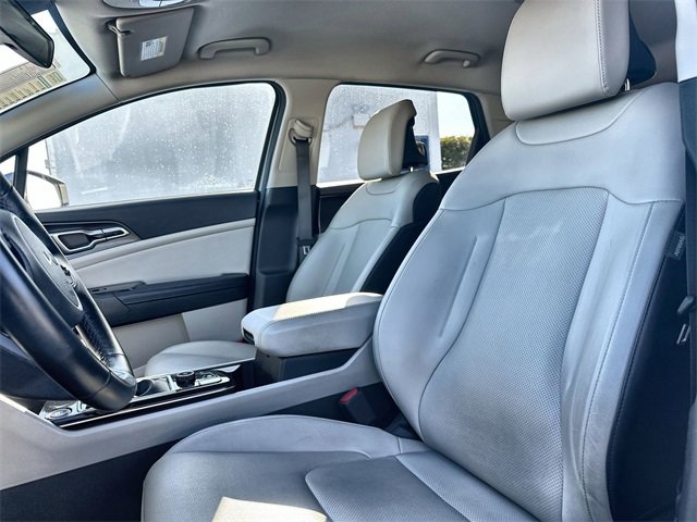 Used 2024 Kia Sportage EX image 13