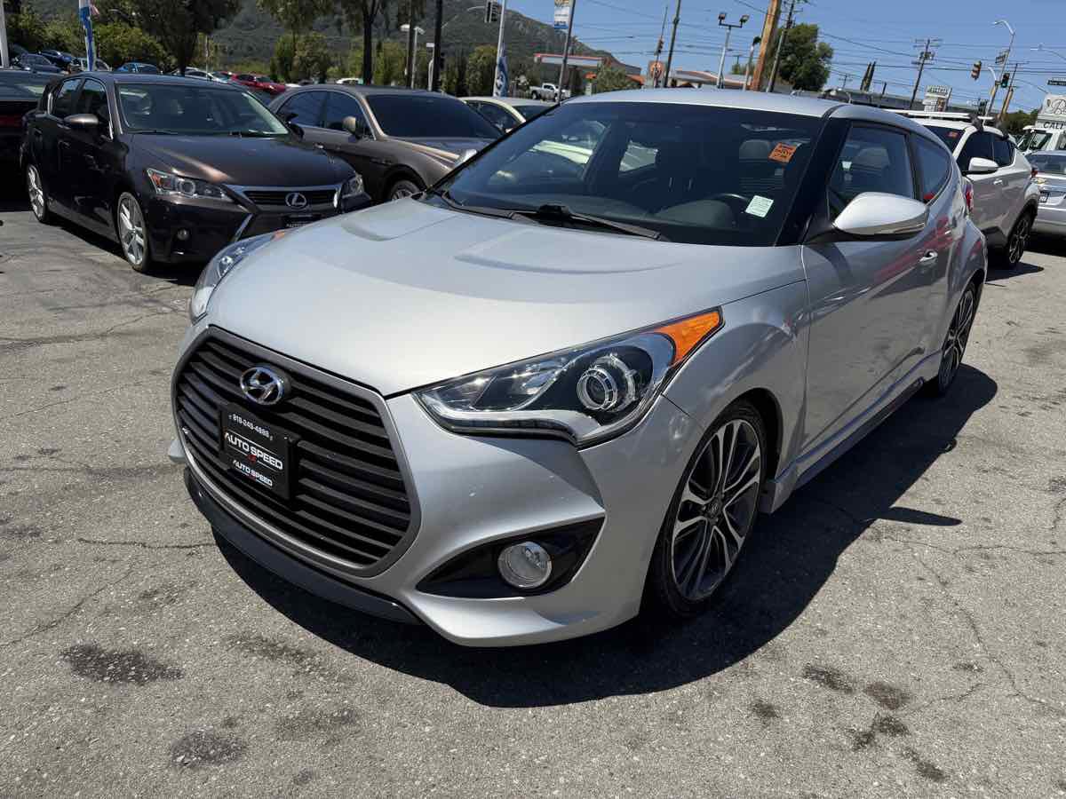 Used 2016 Hyundai Veloster Turbo FWD image 2