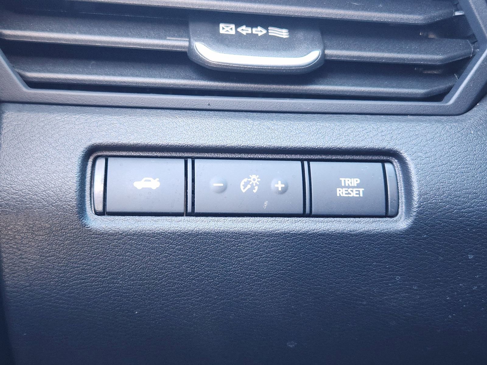 Used 2025 Nissan Altima 2.5 SR w/ SR Premium Package image 25