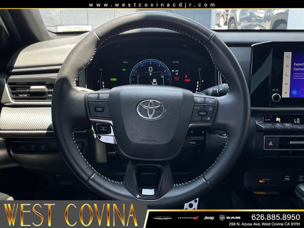 Used 2025 Toyota Camry SE w/ Convenience Package FWD image 15