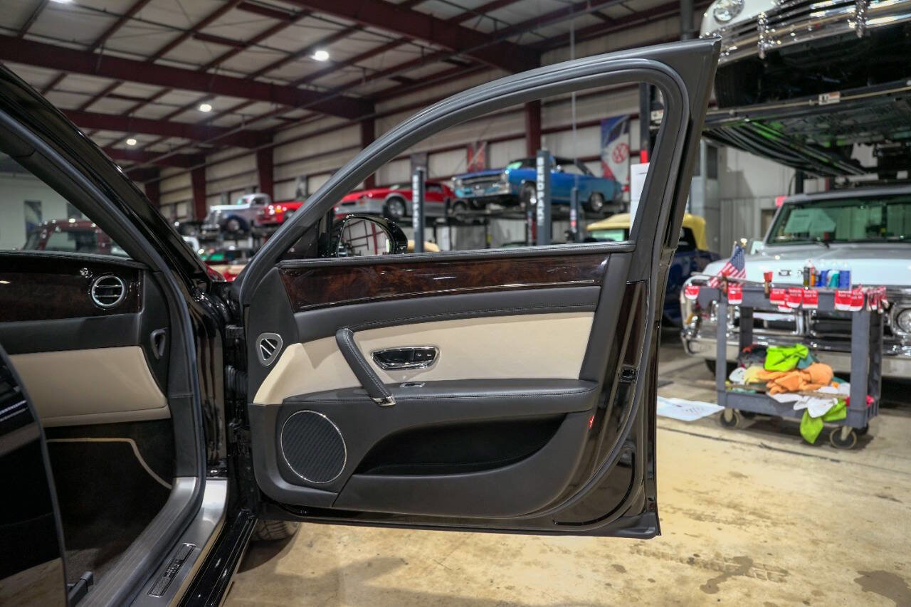 Used 2014 Bentley Flying Spur W12 image 31