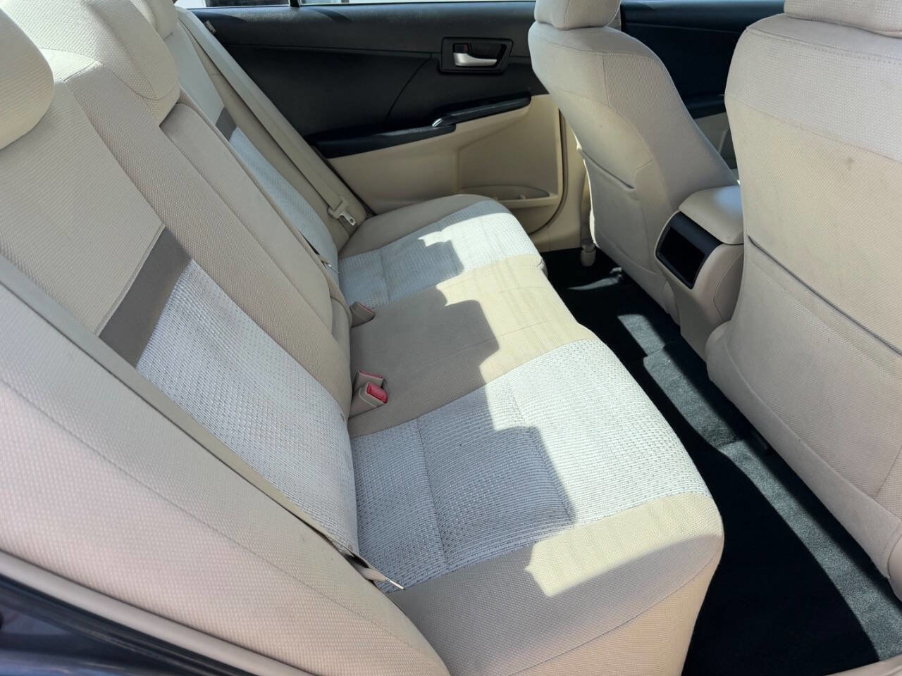 Used 2012 Toyota Camry LE image 19