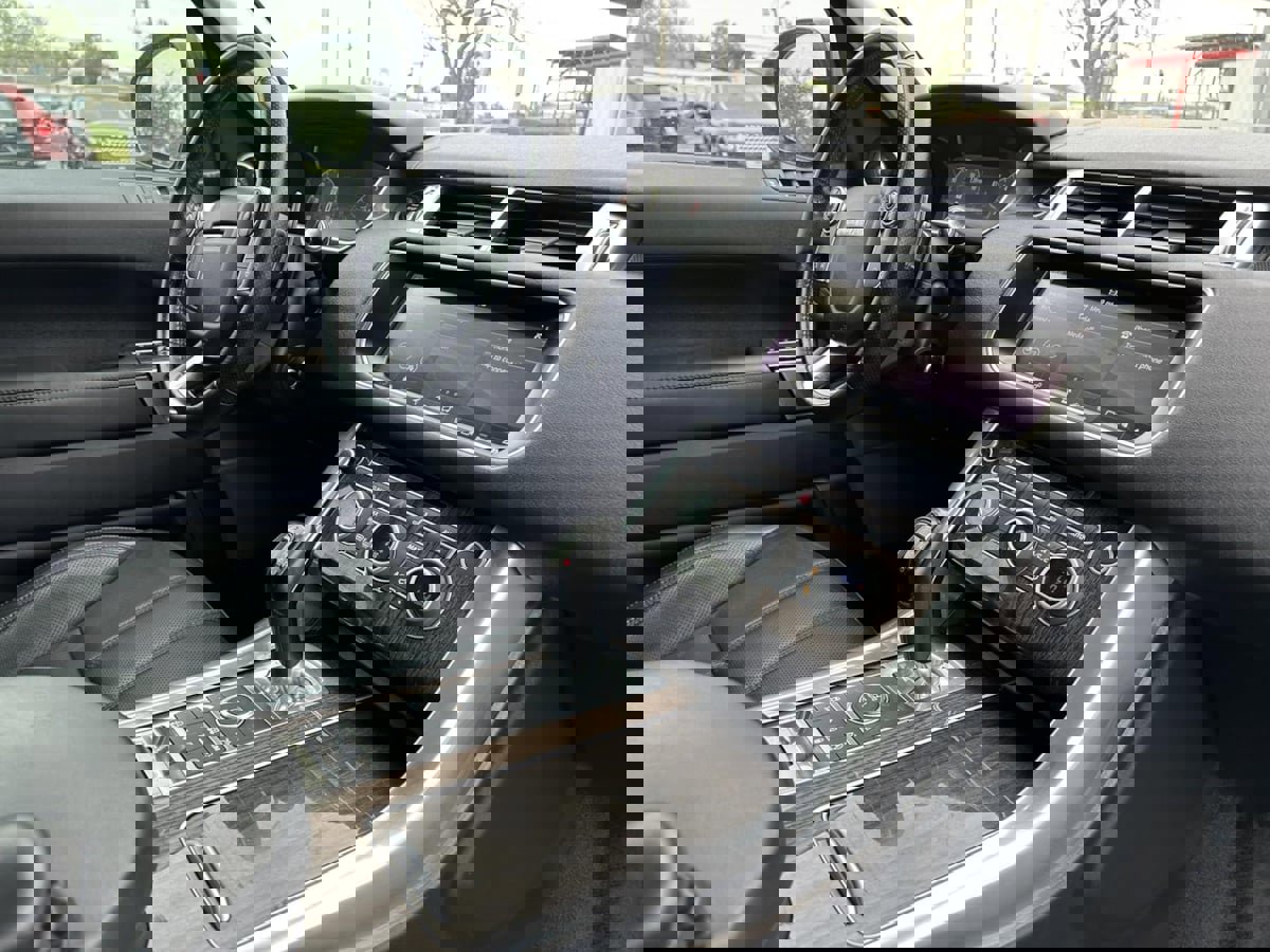 Used 2017 Land Rover Range Rover Sport image 24