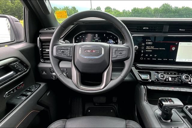 Used 2025 GMC Sierra 1500 AT4 w/ AT4 Premium Package AWD/4WD image 9