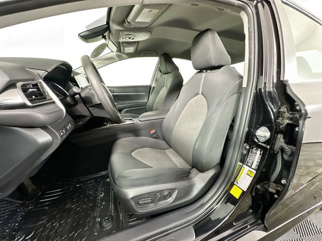 Used 2021 Toyota Camry LE FWD image 16