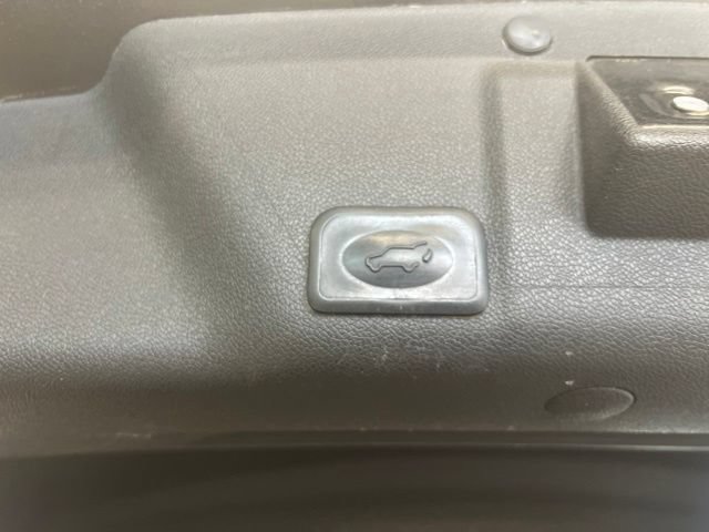 Used 2011 GMC Acadia SLT AWD/4WD image 10