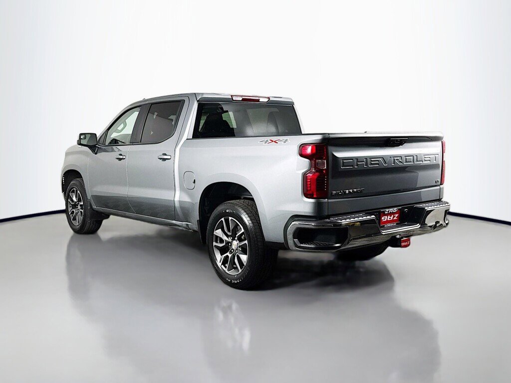 Used 2025 Chevrolet Silverado 1500 LT image 3