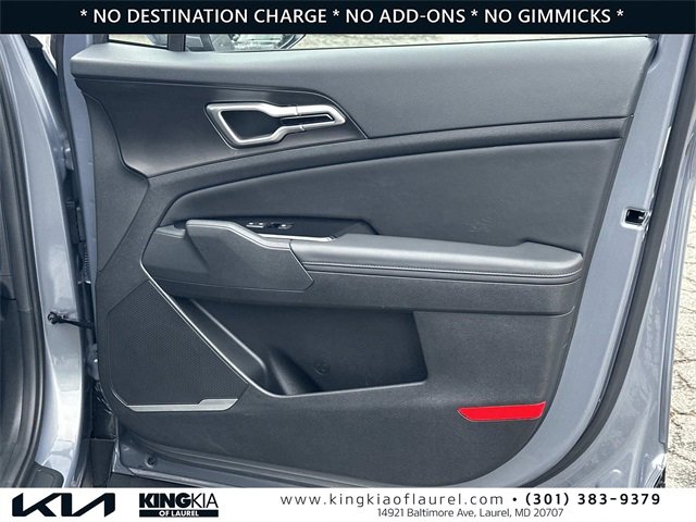Used 2025 Kia Sportage EX image 16