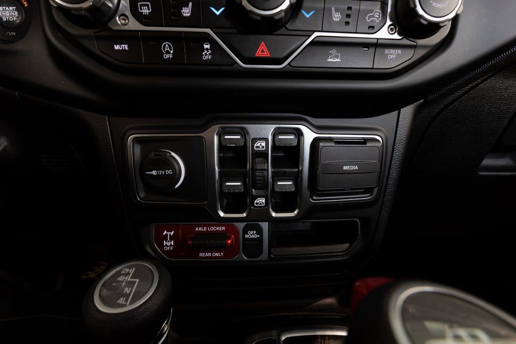 Used 2023 Jeep Gladiator Mojave w/ Cold Weather Group AWD/4WD image 34