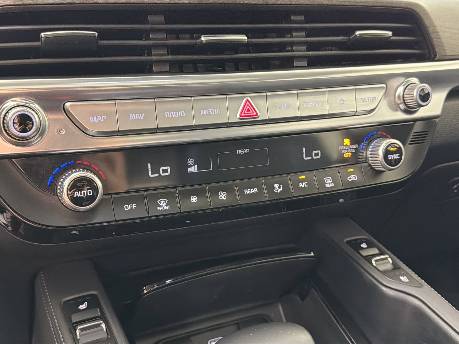 Used 2022 Kia Telluride EX w/ Towing Package FWD image 16