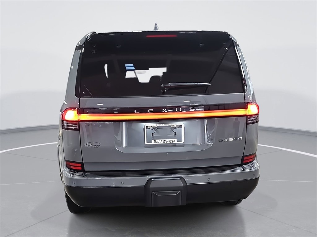 Used 2024 Lexus GX 550 image 4