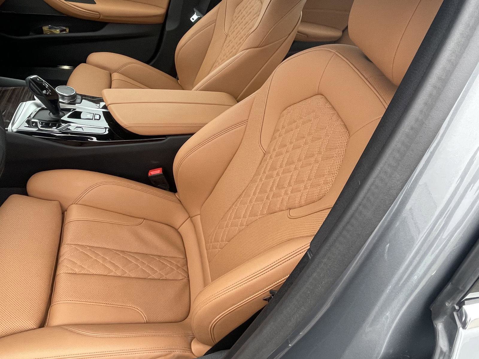 Used 2023 BMW 530e xDrive w/ Premium Package image 8