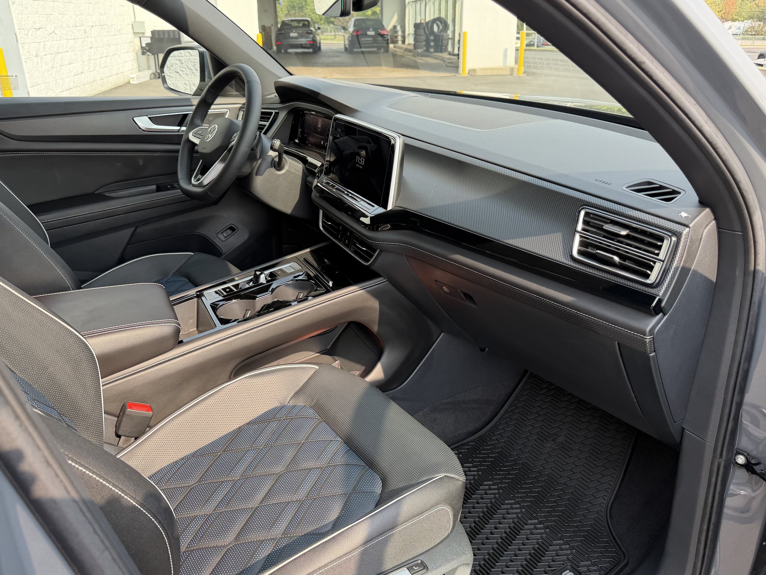 New 2026 Volkswagen Atlas Cross Sport SEL Premium R-Line AWD/4WD image 34