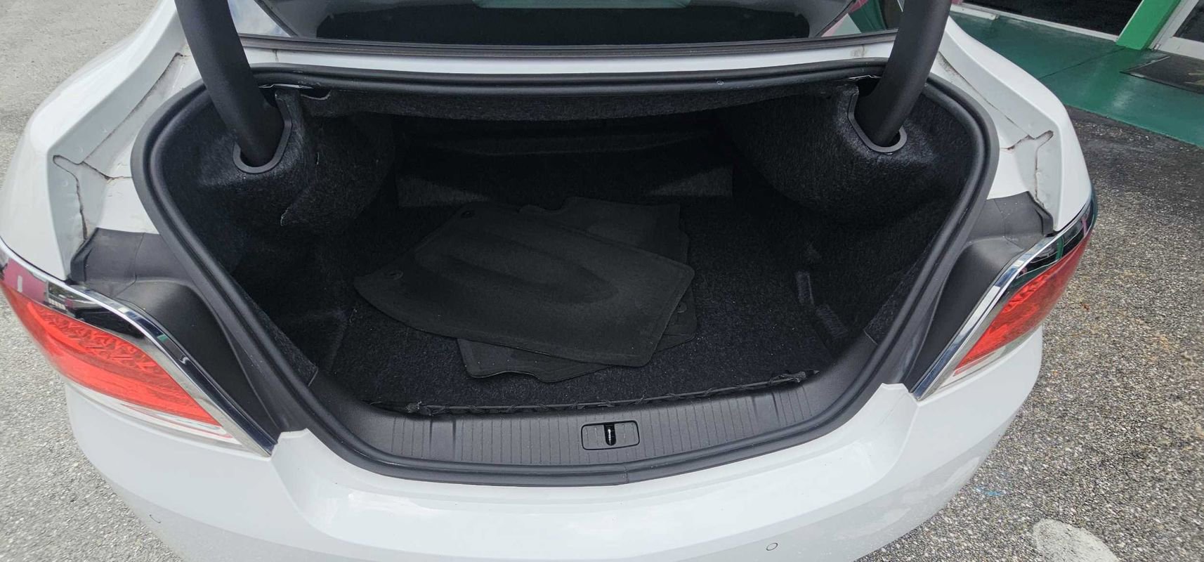 Used 2013 Buick LaCrosse Leather FWD image 19
