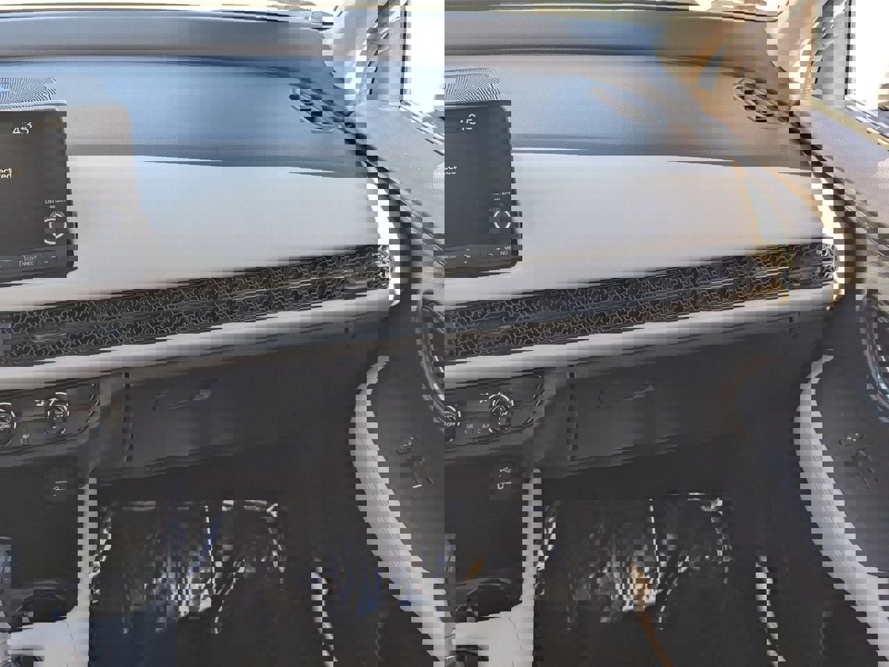 Used 2023 Honda HR-V LX image 15