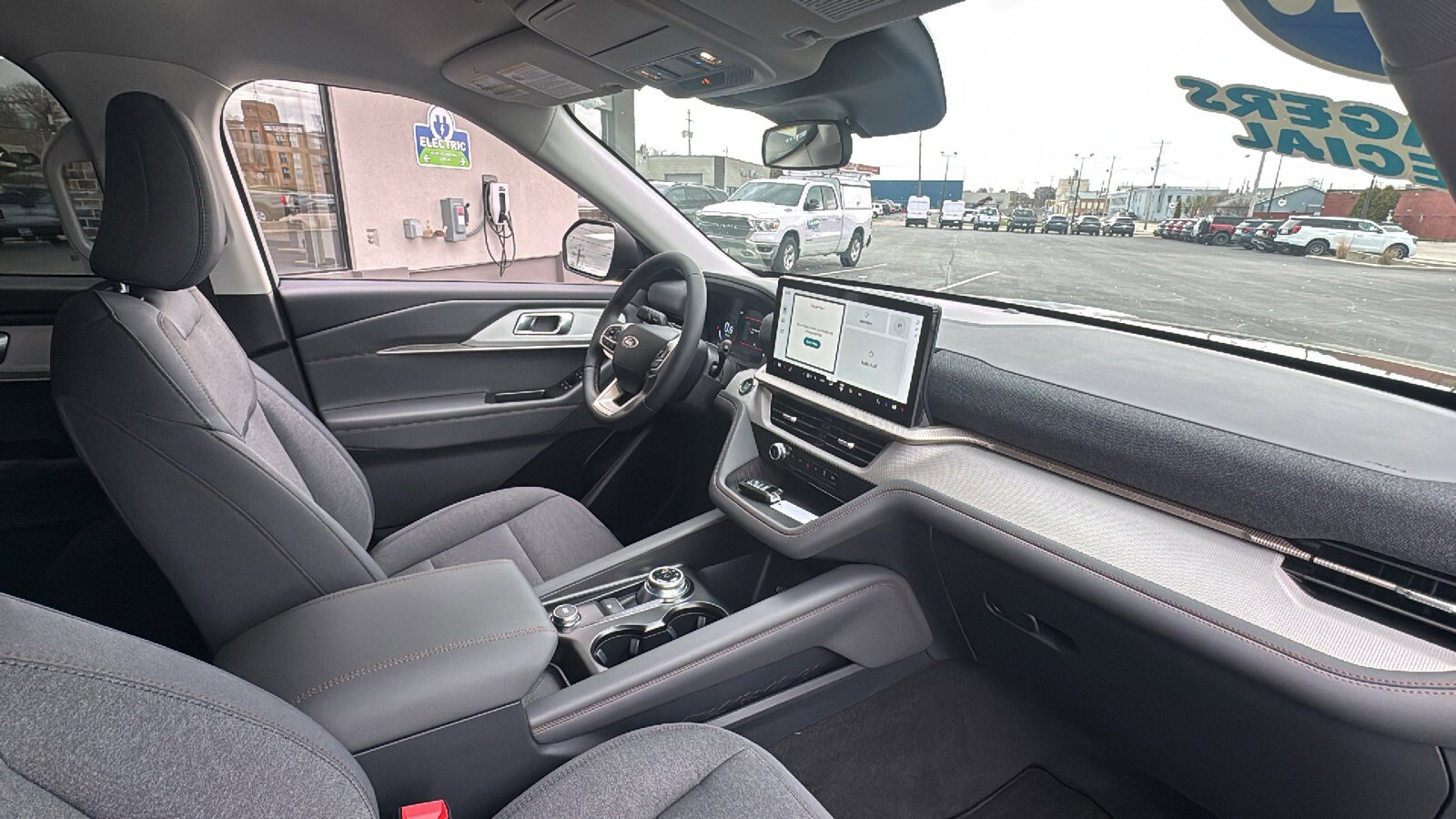 New 2026 Ford Explorer Active AWD/4WD image 15
