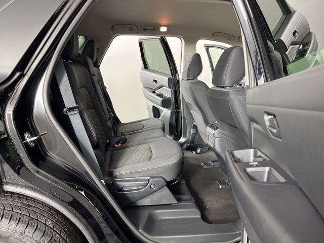Used 2024 Nissan Pathfinder SV image 49