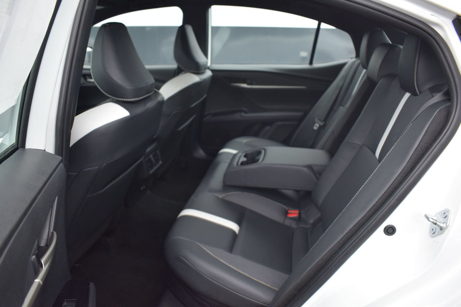 Used 2025 Toyota Camry SE FWD image 12