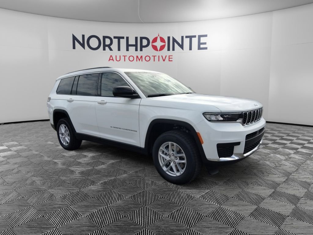 Used 2024 Jeep Grand Cherokee L Laredo image 1