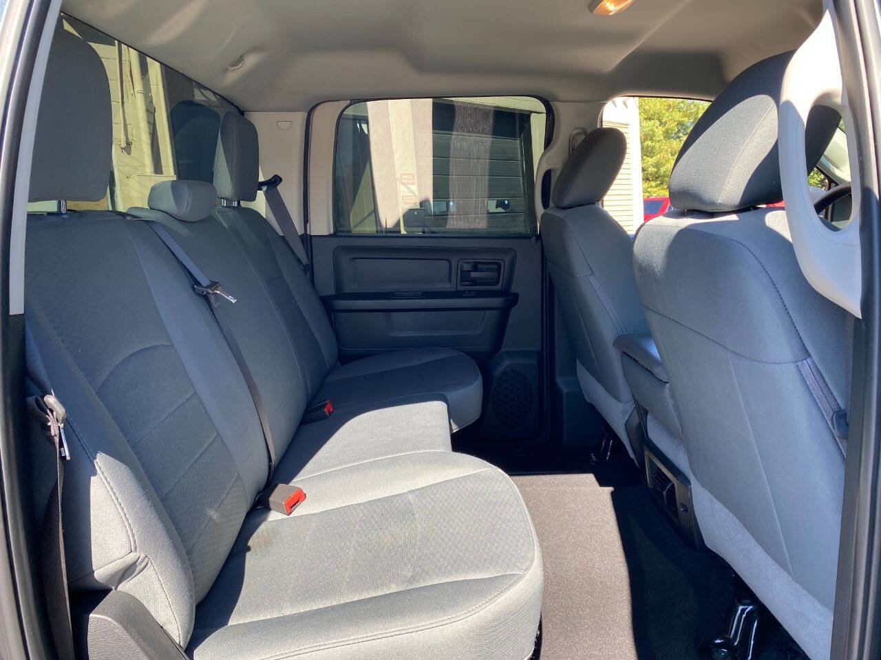 Used 2018 RAM 1500 Tradesman w/ Chrome Appearance Group image 25