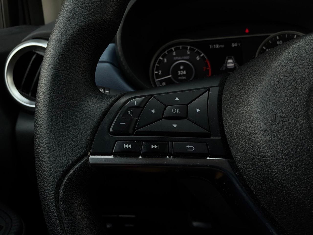 Used 2025 Nissan Versa SV FWD image 29