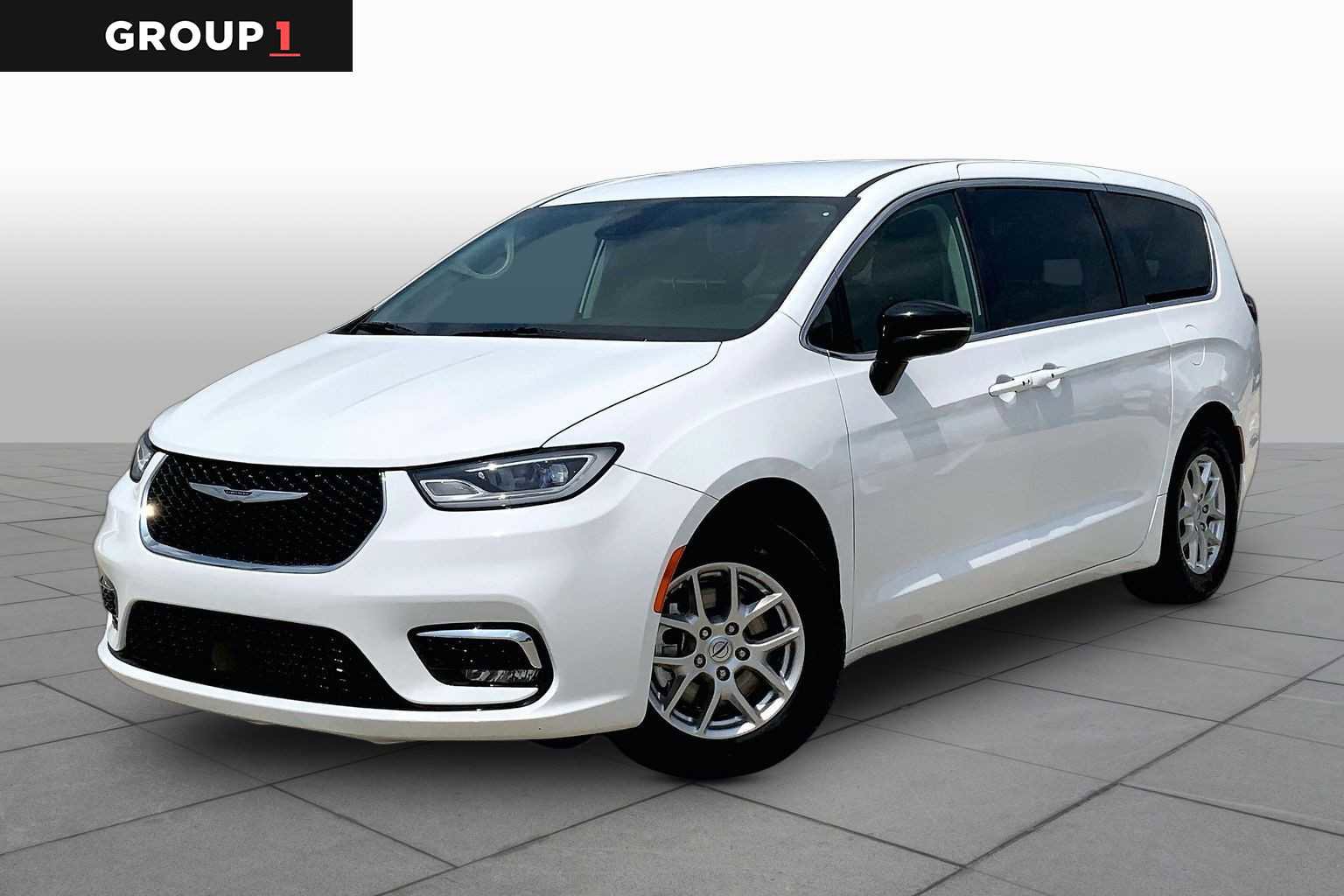 Used 2024 Chrysler Pacifica Touring-L FWD video 1