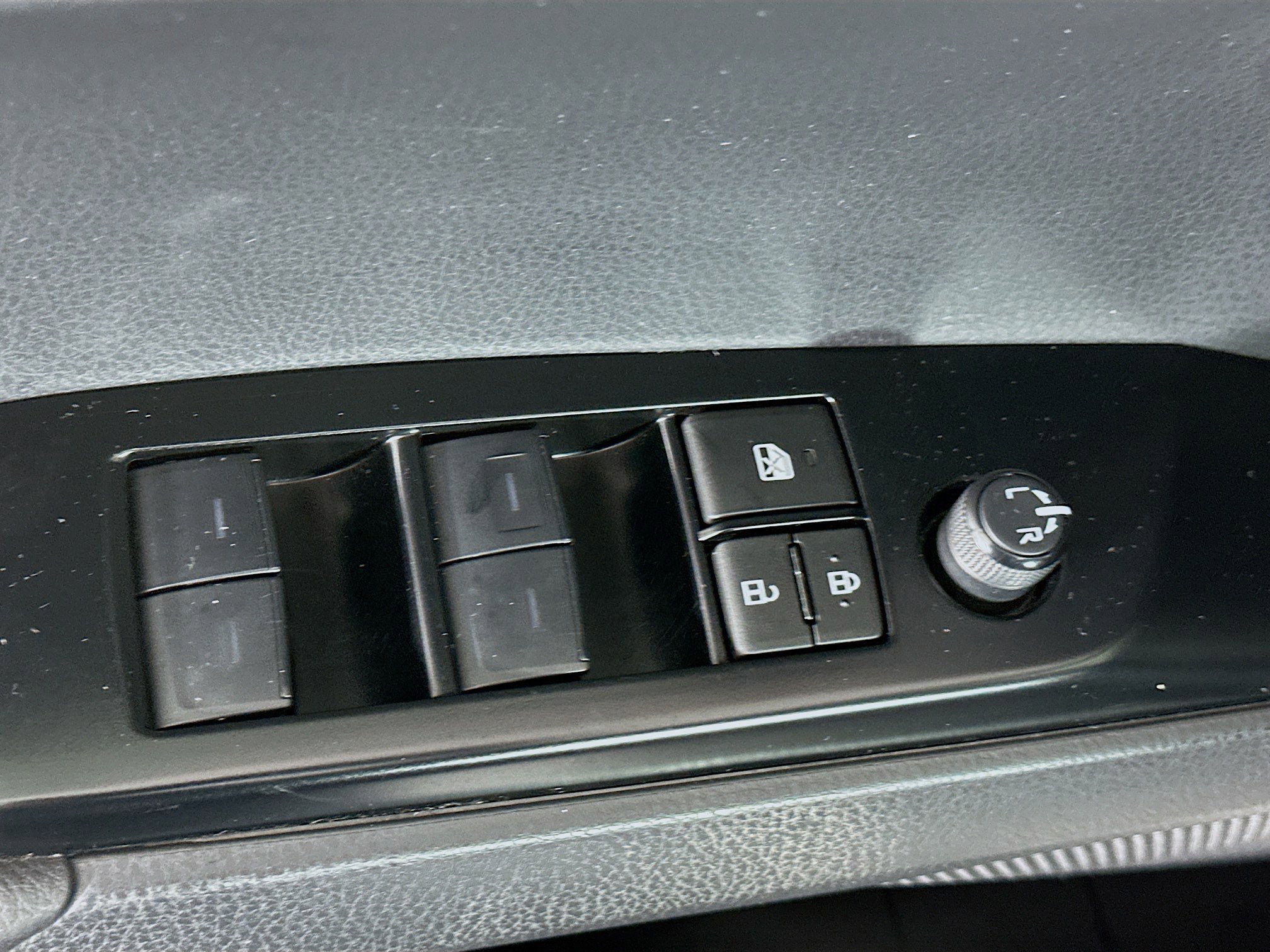 Used 2025 Toyota Camry LE image 15