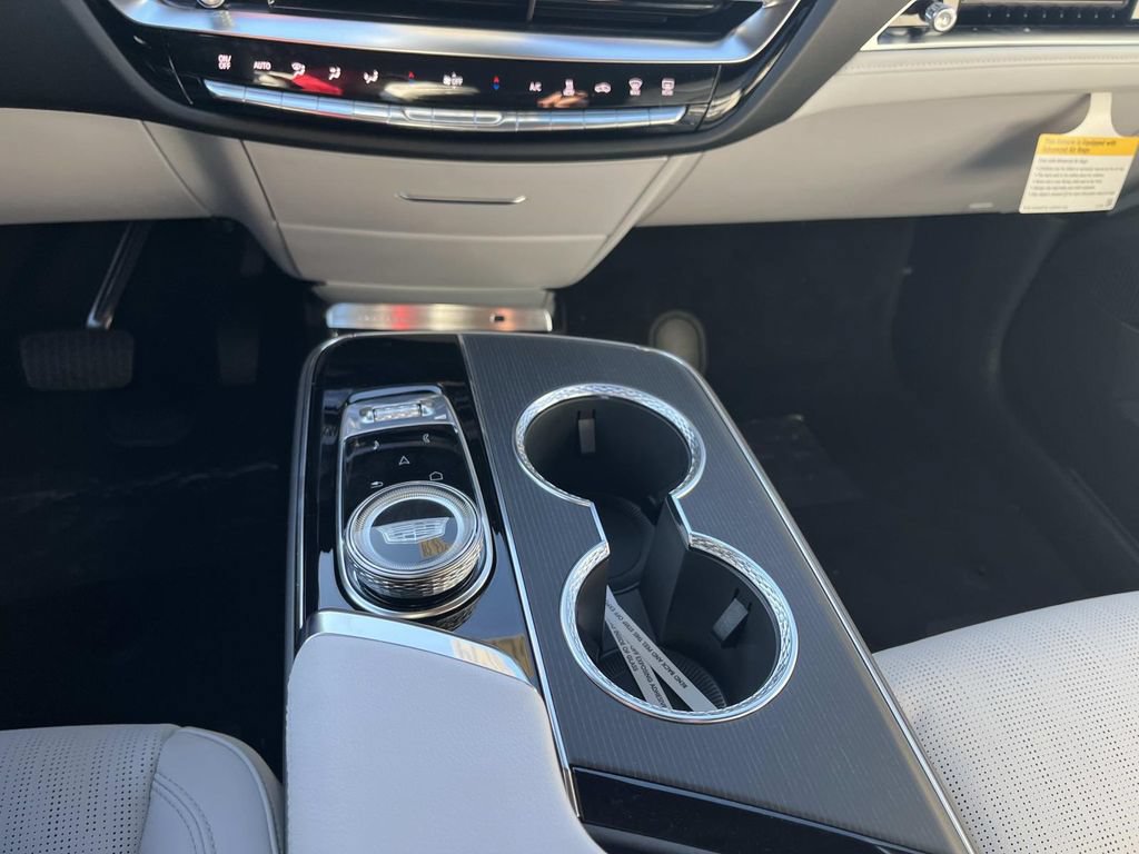 New 2026 Cadillac Lyriq Sport AWD/4WD image 31