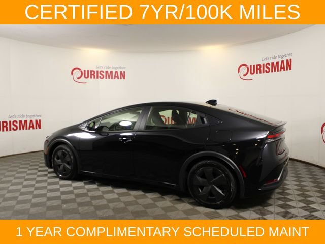 Used 2025 Toyota Prius LE FWD image 4