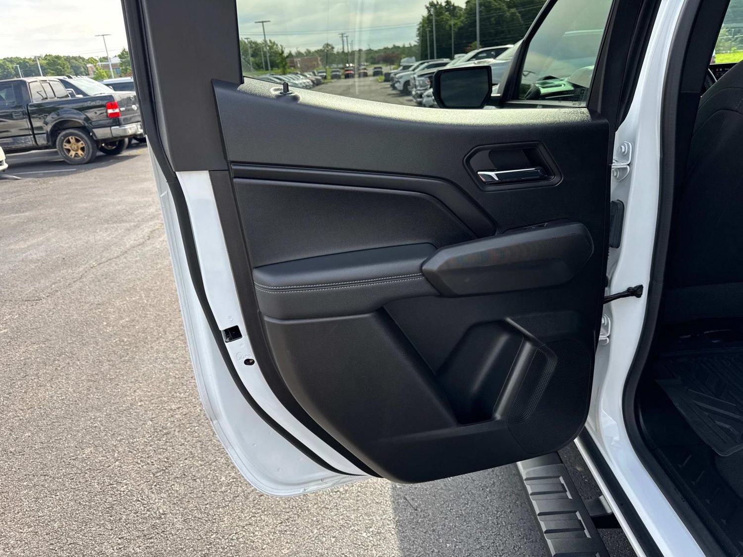Used 2024 GMC Canyon Elevation RWD image 17