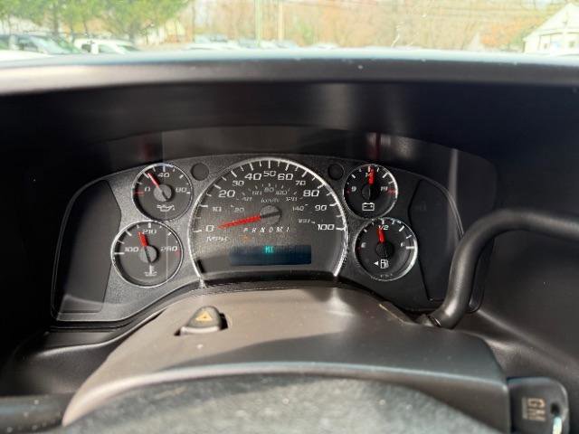Used 2015 GMC Savana 2500 RWD image 17