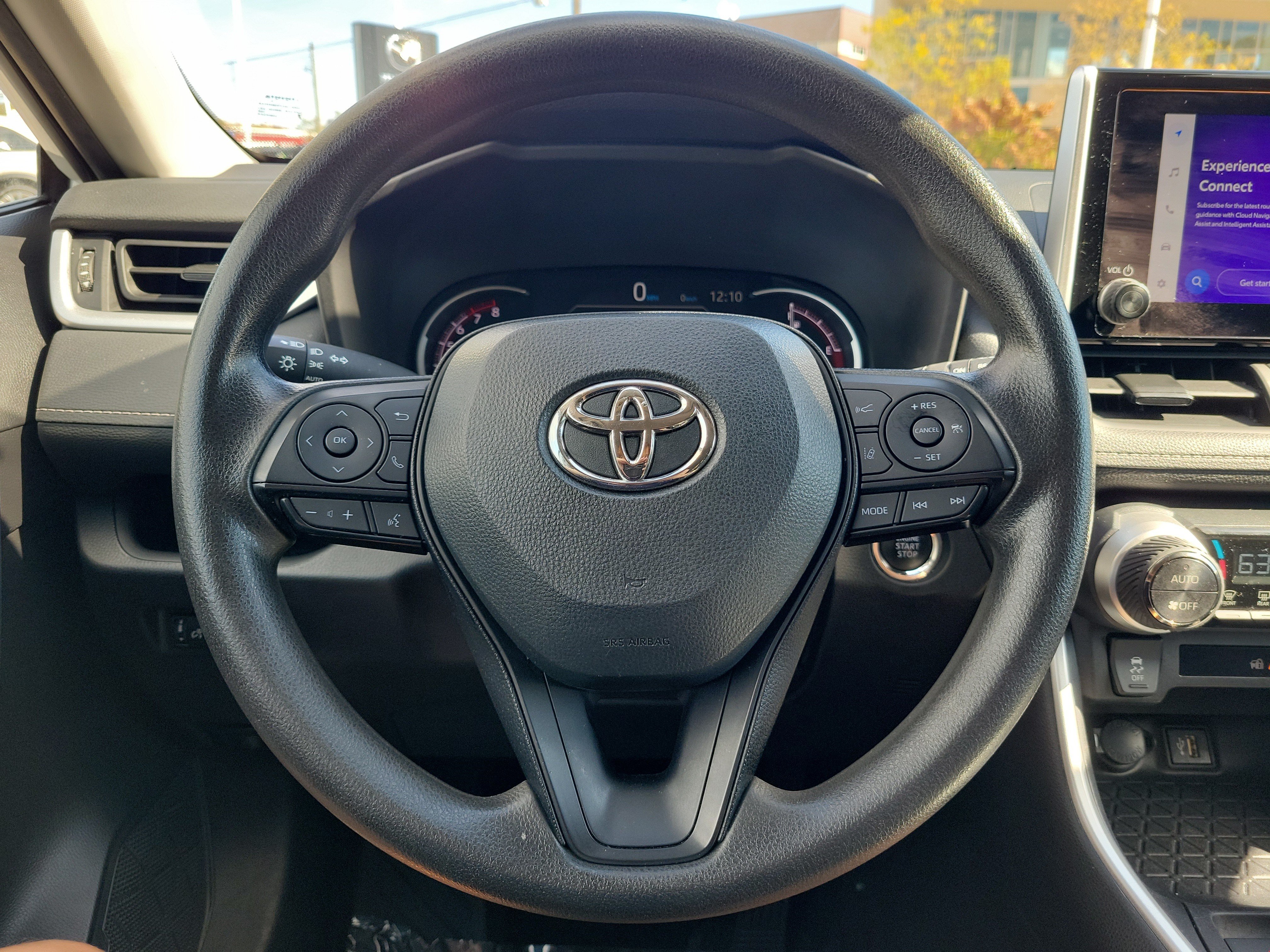 Used 2024 Toyota RAV4 XLE FWD image 22