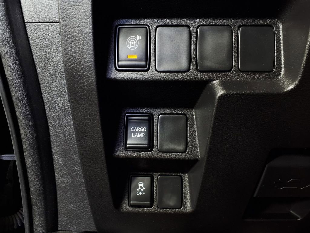 Used 2024 Nissan Frontier SV w/ Technology Package RWD image 18