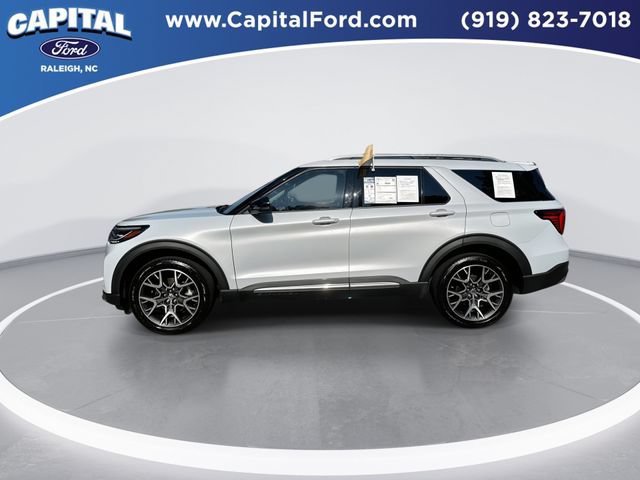 Certified 2025 Ford Explorer Platinum w/ Ultimate Package AWD/4WD image 5