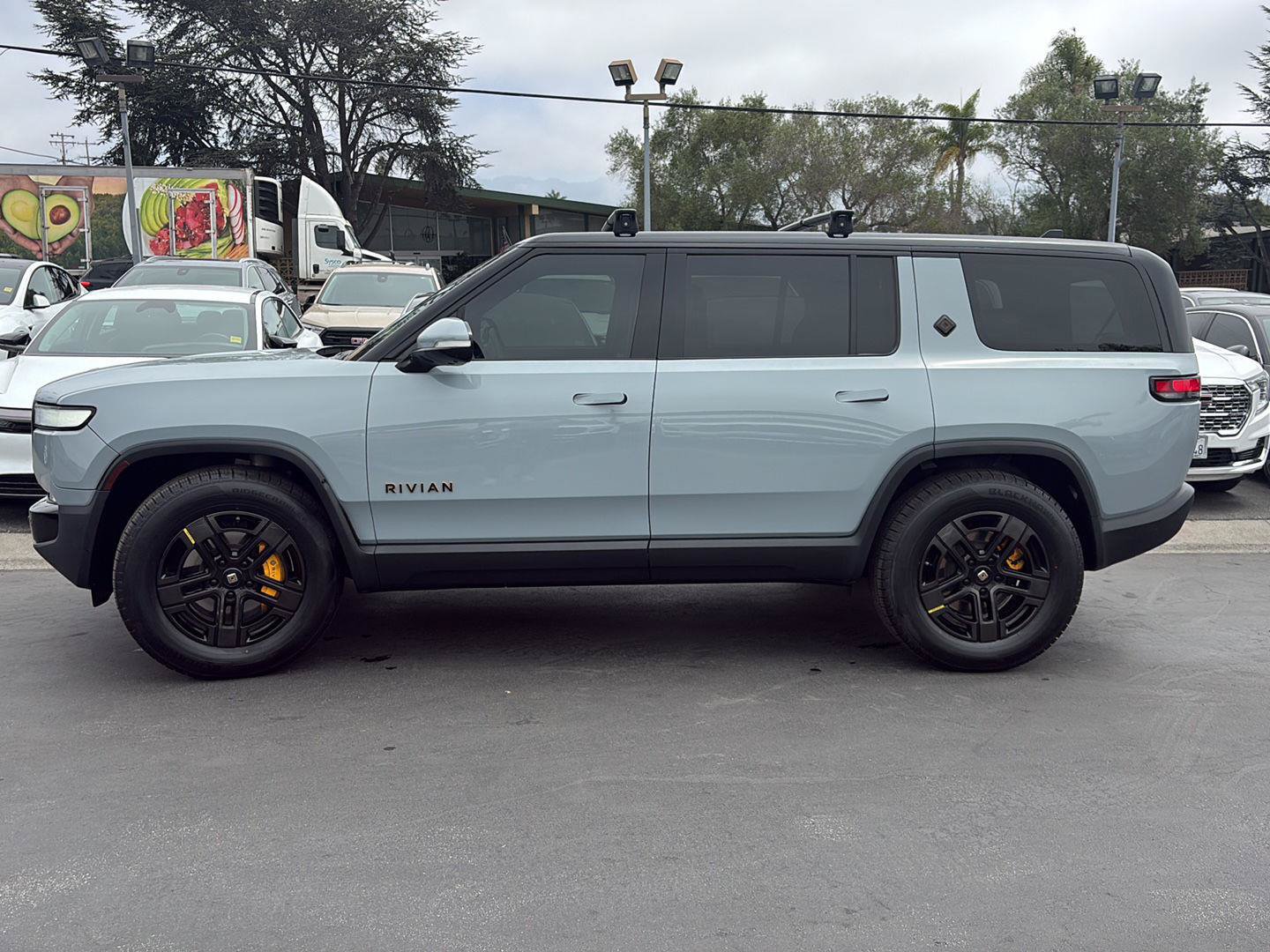 Used 2022 Rivian R1S Launch Edition AWD/4WD image 3