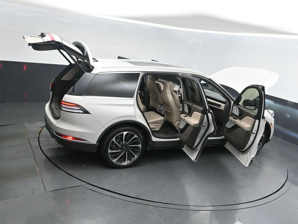 Used 2023 Lincoln Aviator Reserve w/ Equipment Group 201A image 53