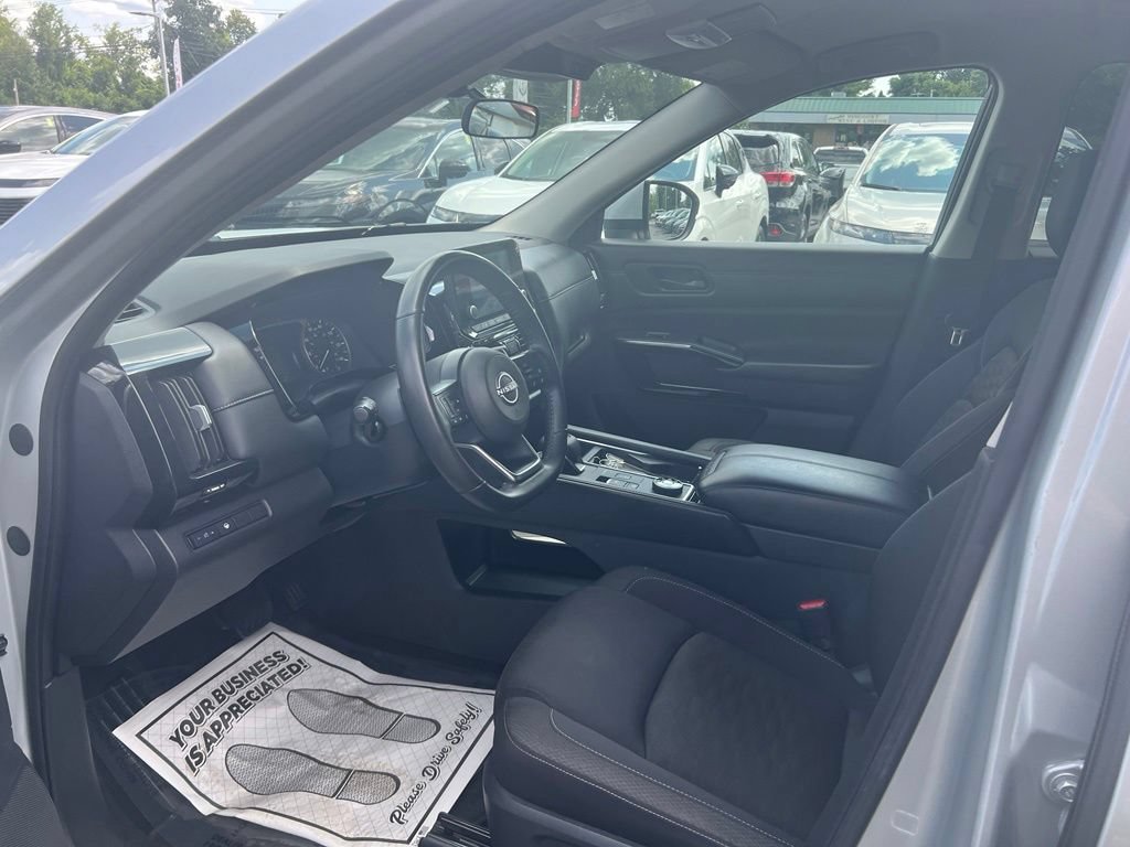 Certified 2024 Nissan Pathfinder SV AWD/4WD image 35