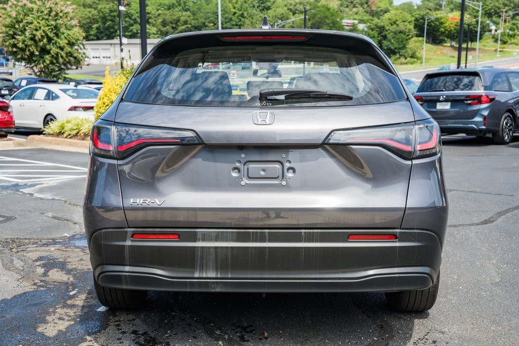 Used 2023 Honda HR-V LX image 5