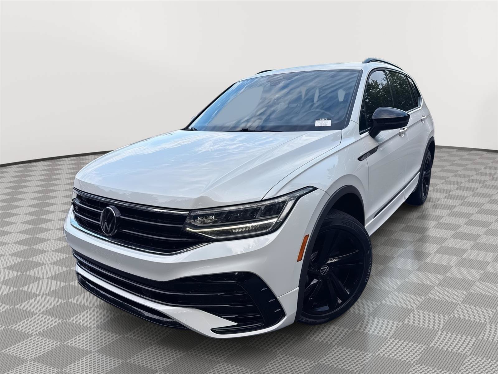 Used 2023 Volkswagen Tiguan SE R-Line FWD video 2