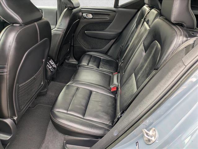 Used 2023 Volvo XC40 B5 Ultimate w/ Protection Package Premier image 17