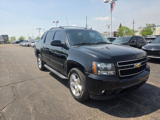 Used 2012 Chevrolet Avalanche LT w/ All-Star Edition AWD/4WD image 7
