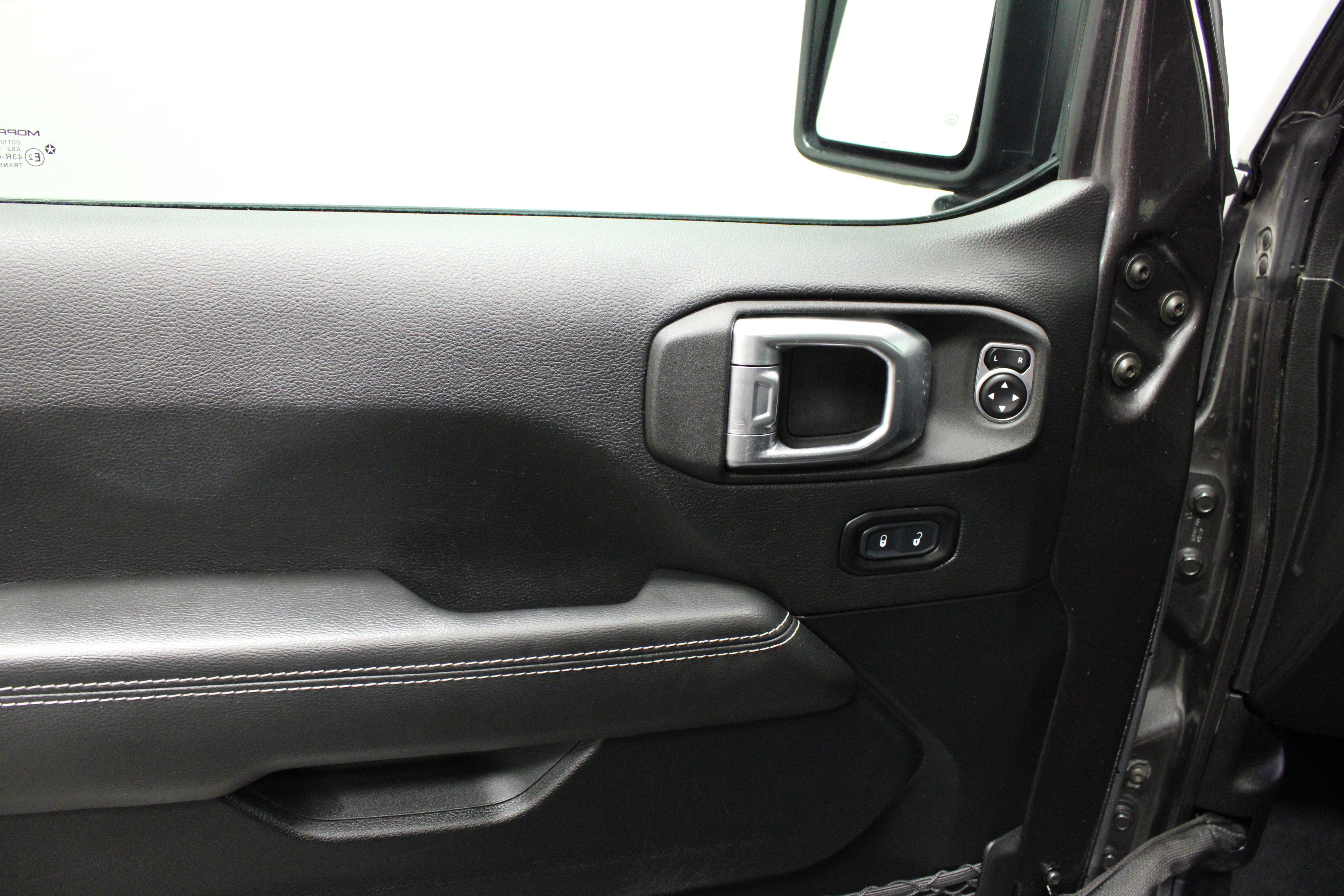 Used 2021 Jeep Wrangler Unlimited Sahara AWD/4WD image 18