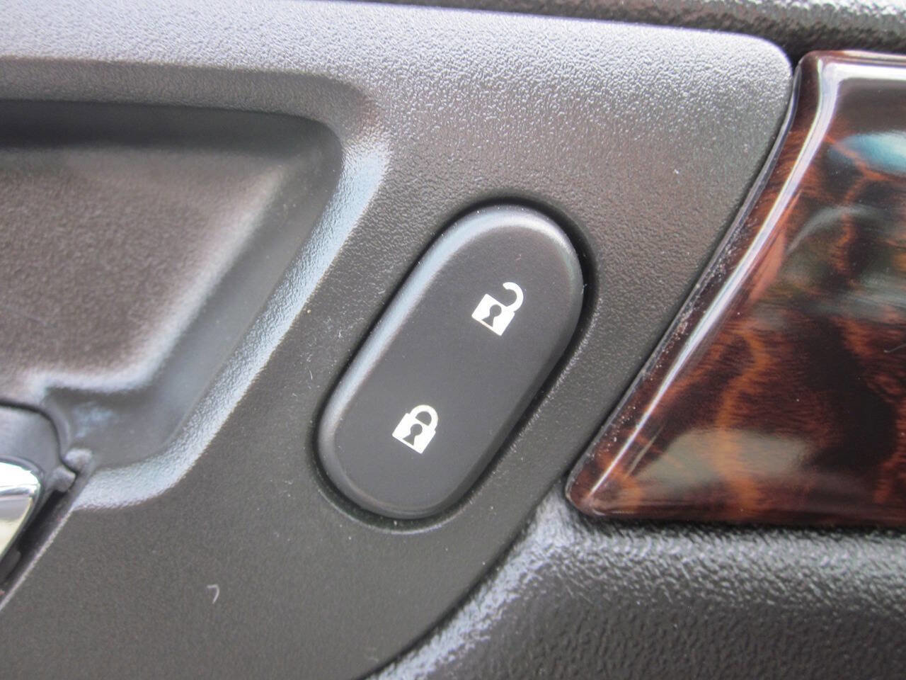 Used 2012 Chevrolet Impala LT FWD image 28