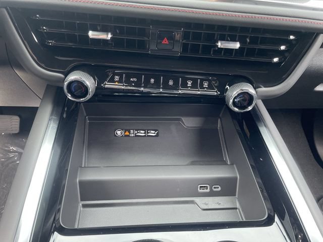 New 2026 Chevrolet Suburban RST w/ RST Capability Package AWD/4WD image 19