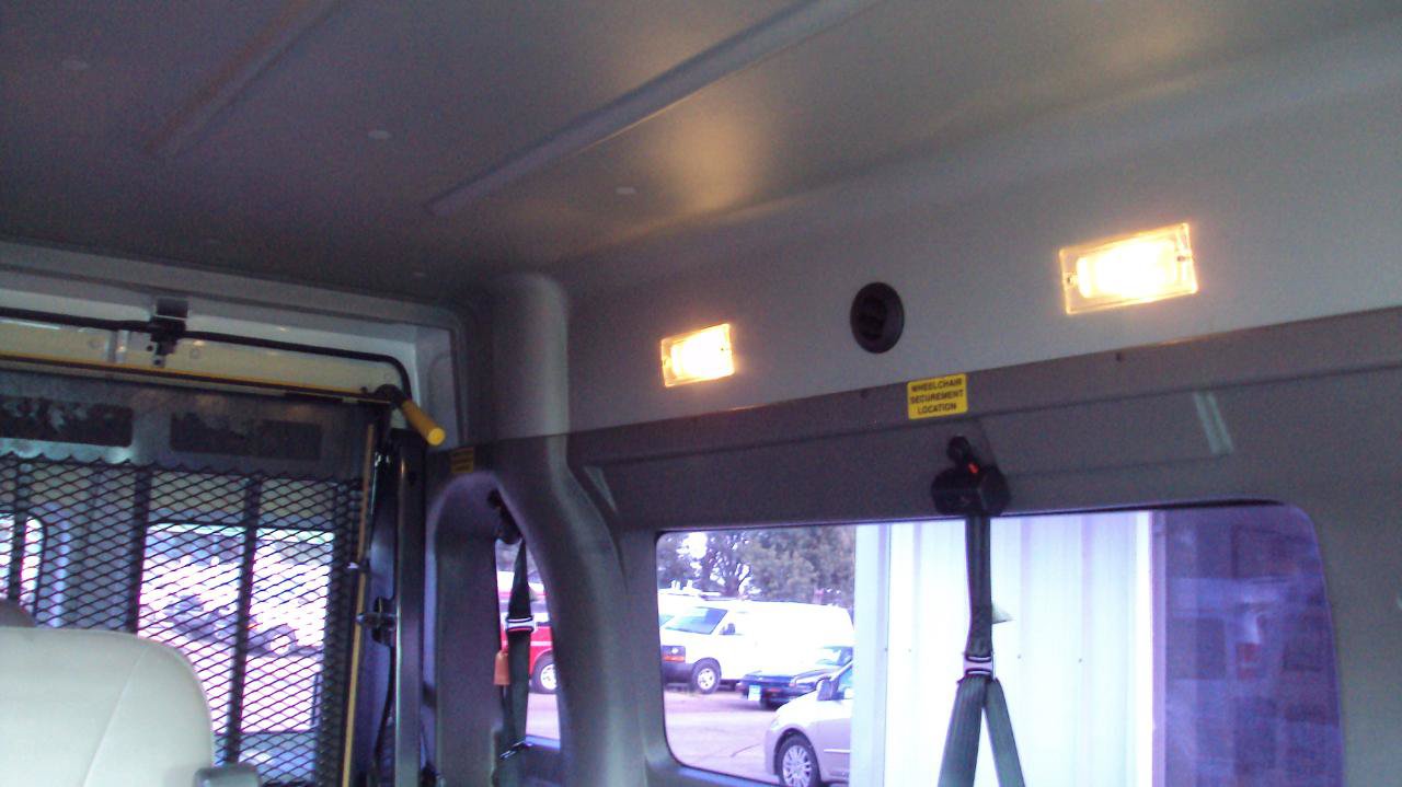 Used 2014 Ford E-250 and Econoline 250 Extended w/ Power Group RWD image 19