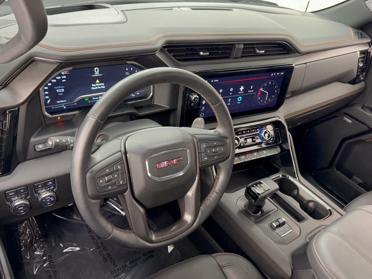 Used 2024 GMC Sierra 1500 AT4 w/ Technology Package AWD/4WD image 4
