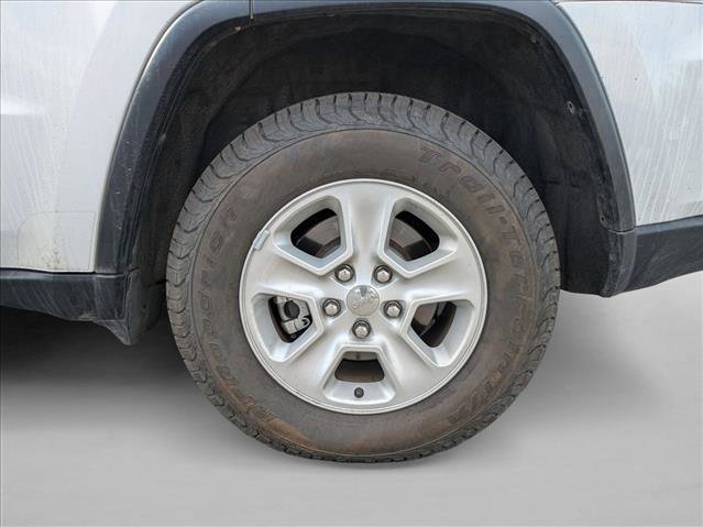 Used 2015 Jeep Grand Cherokee Laredo w/ Quick Order Package 23E image 9