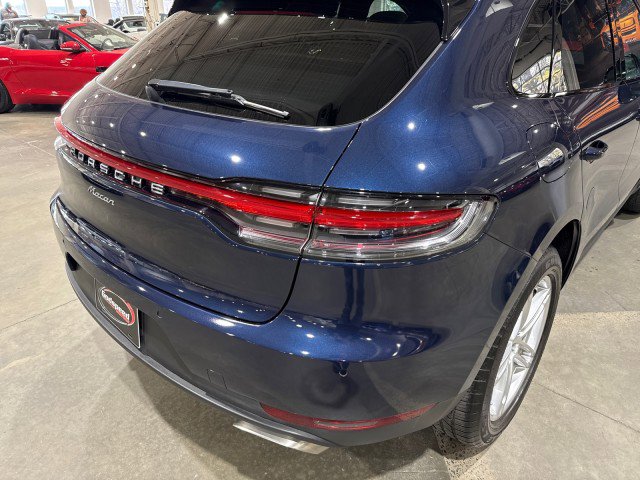 Used 2021 Porsche Macan w/ Premium Package image 44