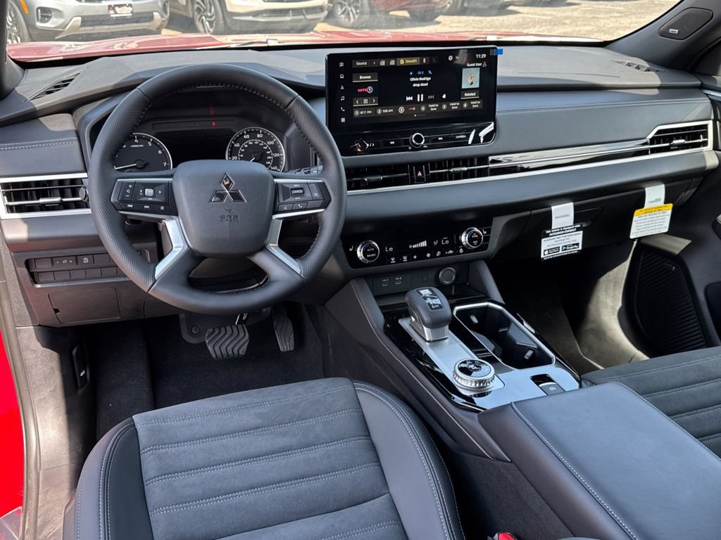 New 2026 Mitsubishi Outlander LE FWD image 7